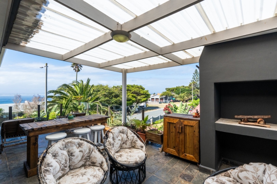 4 Bedroom Property for Sale in Linkside Western Cape